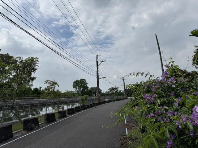 屏東內埔復興路便宜農地大路邊